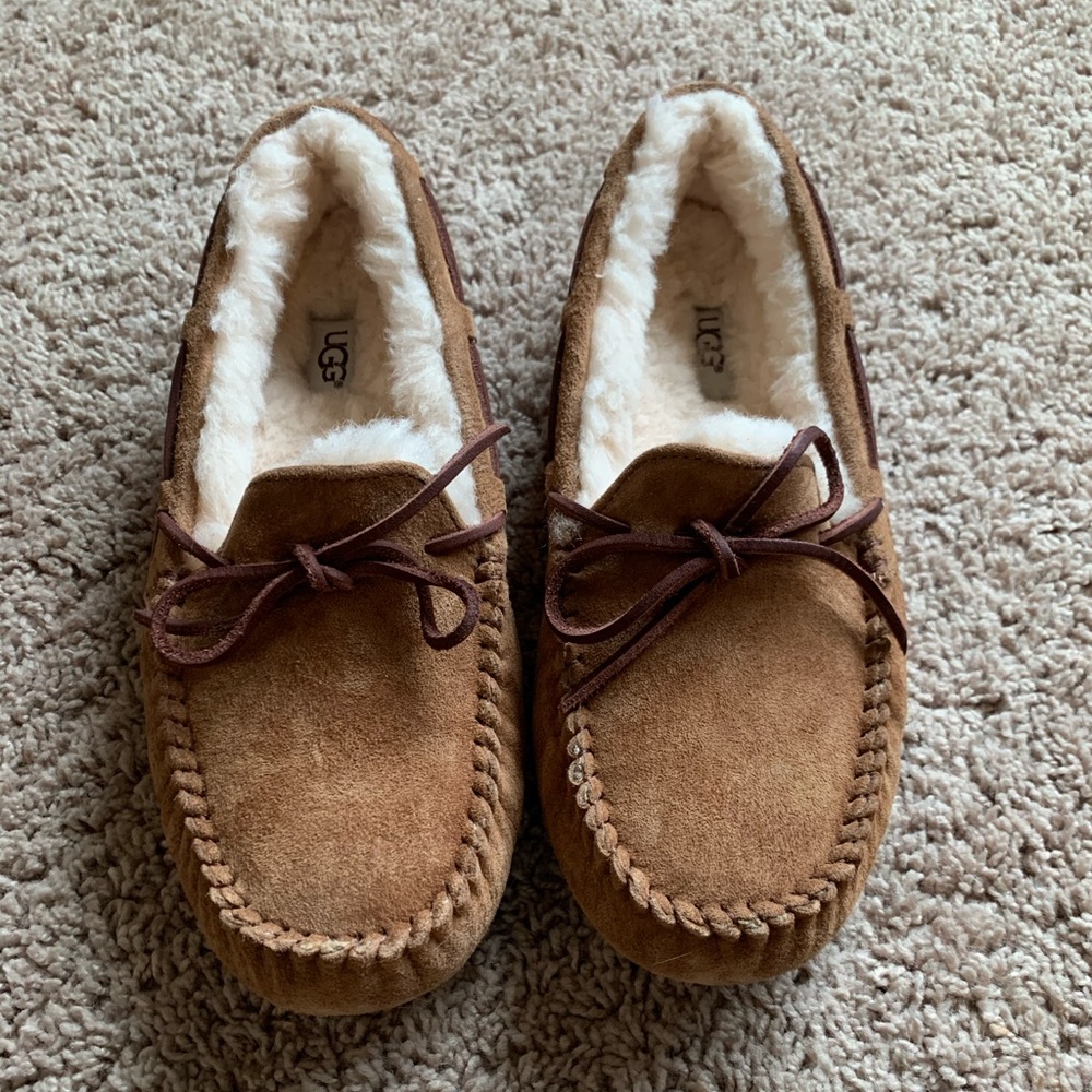 UGG Slippers ❤️❤️